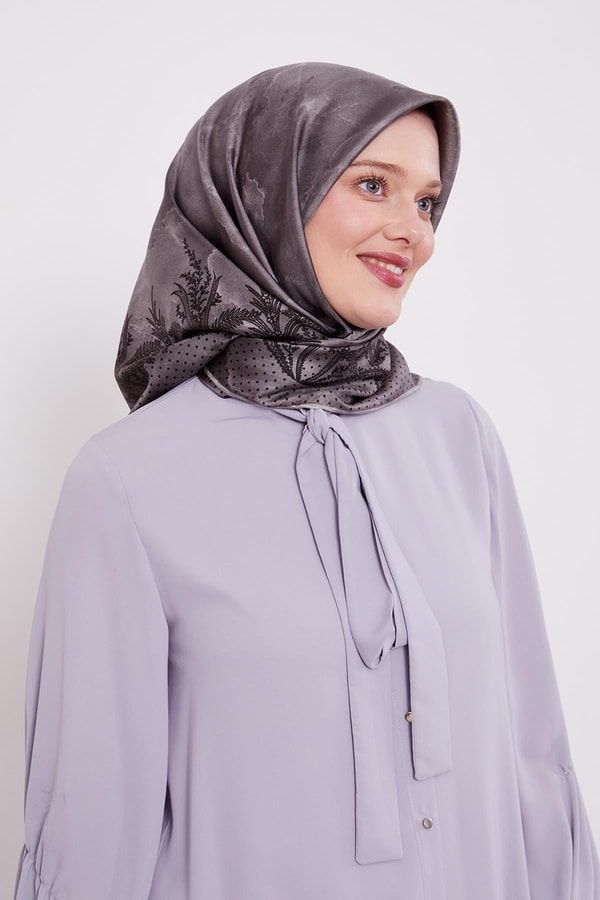Koyu Gri Kenar Benekli Twill İpek Eşarp