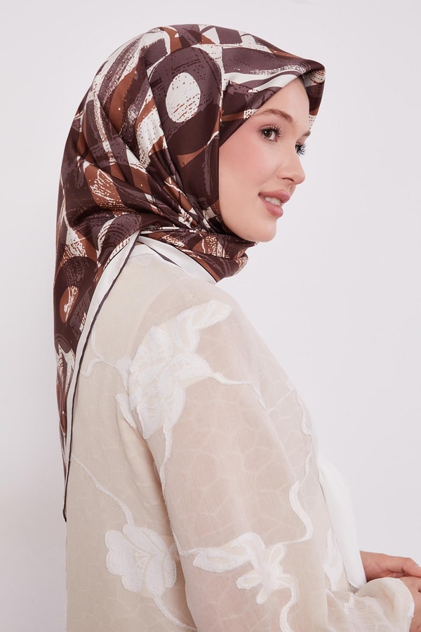 Kahve Harf Baskılı Twill İpek Eşarp