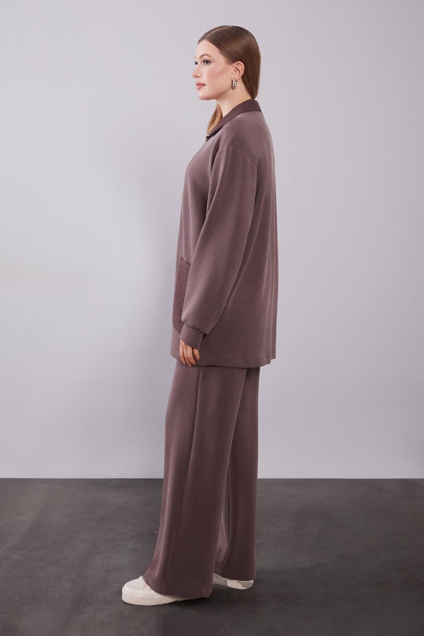 Kahve Kendinden Desen Yakalı İkili Takım