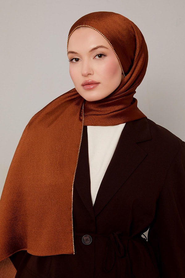 Kahve Yanları Taş Detaylı Kristal Yoryo Şal
