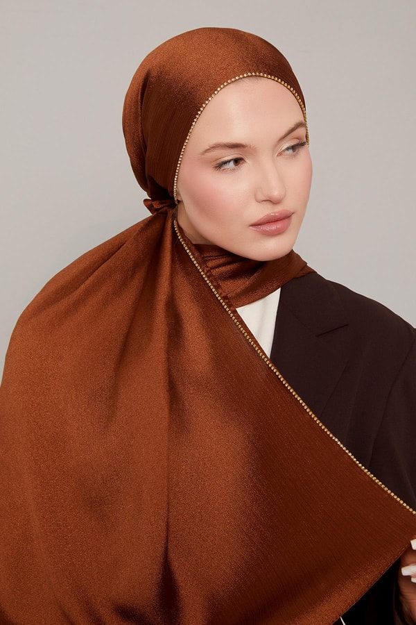 Kahve Yanları Taş Detaylı Kristal Yoryo Şal