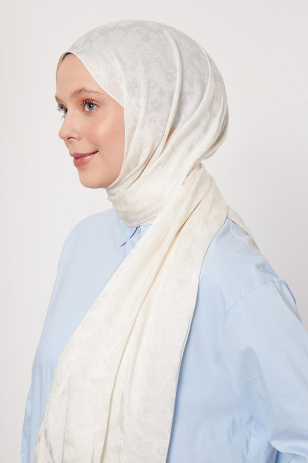 Kırık Beyaz Leopar Desen İtalyan Jakar Şal