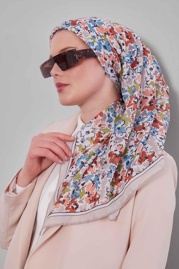 Krem Karışık Çiçek Desen Soft Eşarp