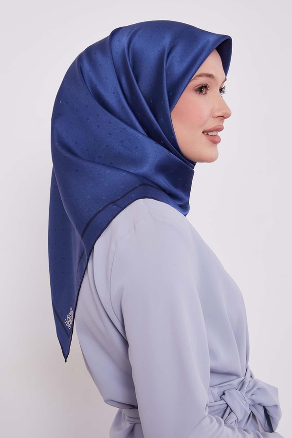 Lacivert Benek Desen Monogram İpek Eşarp