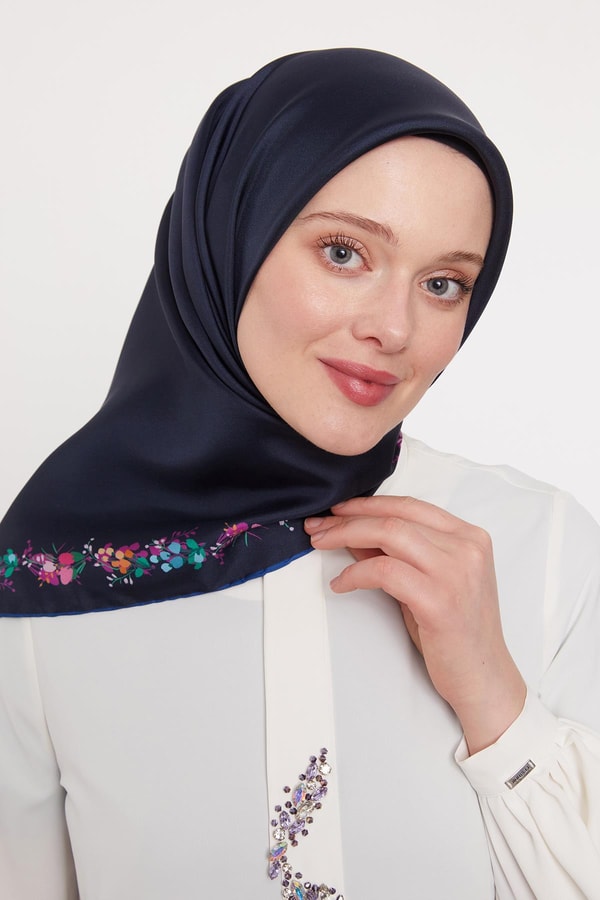Lacivert Cicek Serit Twill İpek Eşarp
