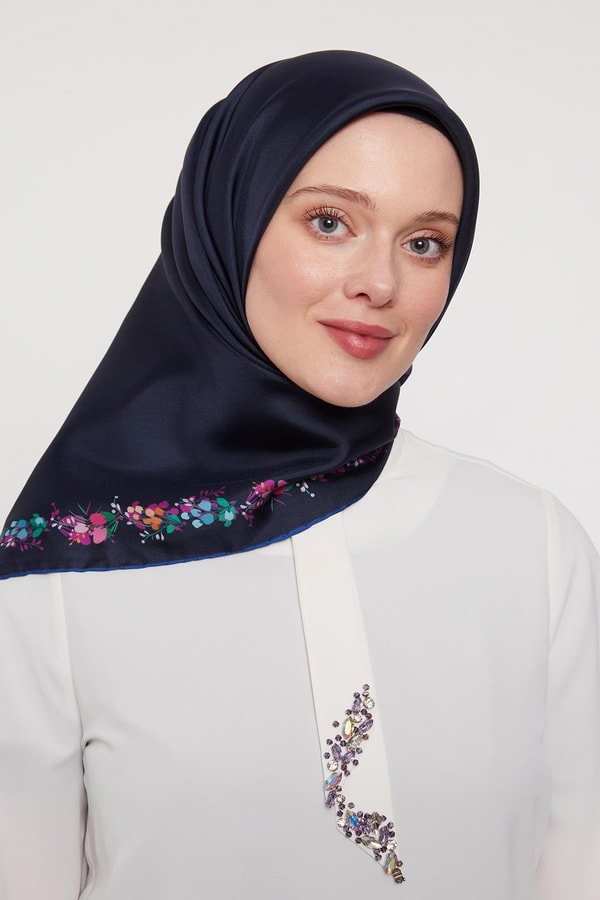 Lacivert Cicek Serit Twill İpek Eşarp