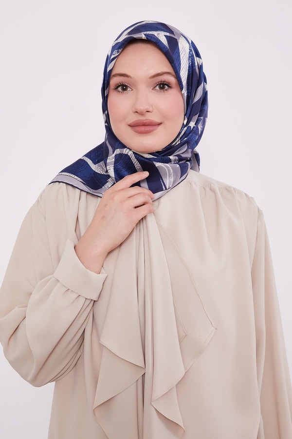 Lacivert Harf Baskılı Twill İpek Eşarp