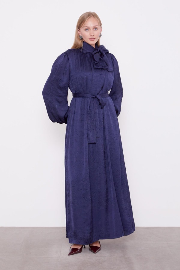 Lacivert Kuşak Detaylı Saten Kraş Elbise