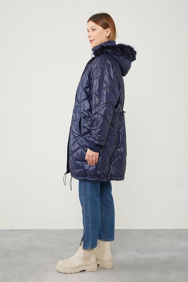 Lacivert Tüy Detaylı Kapitone Mont