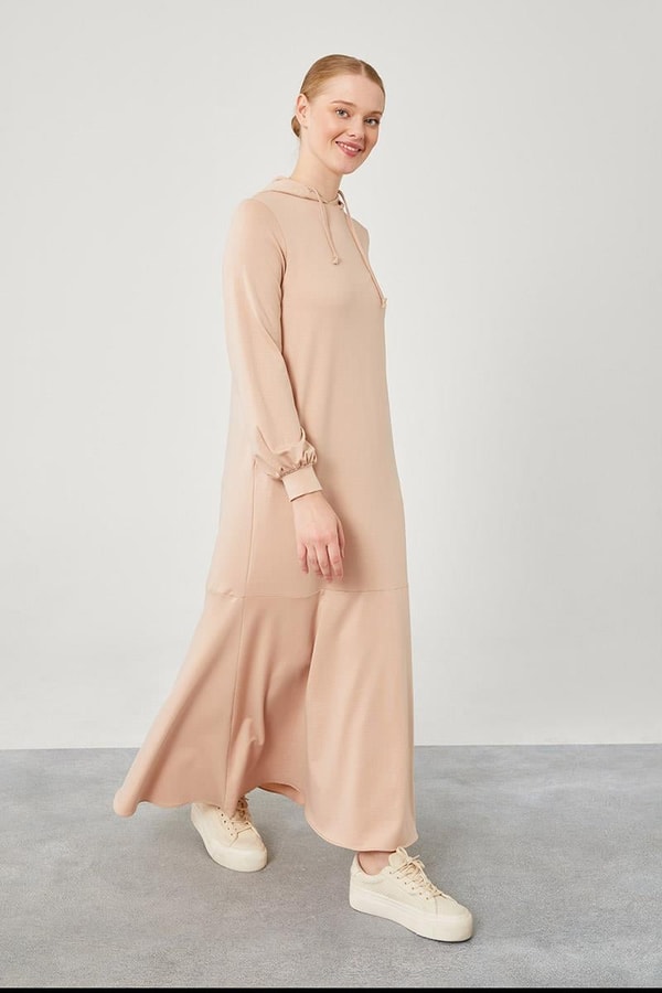 Bej Kapuşonlu Gizli Cep Detaylı Elbise