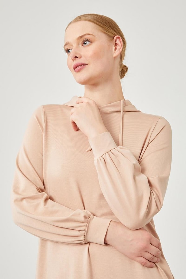 Bej Kapuşonlu Gizli Cep Detaylı Elbise