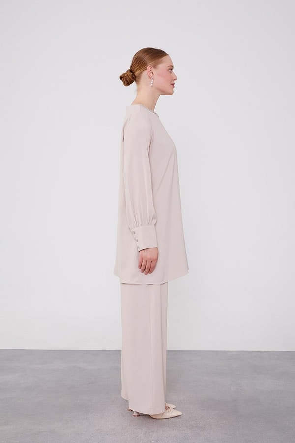 Bej Yakası Taş İşlemeli Şifon Tunik Takım