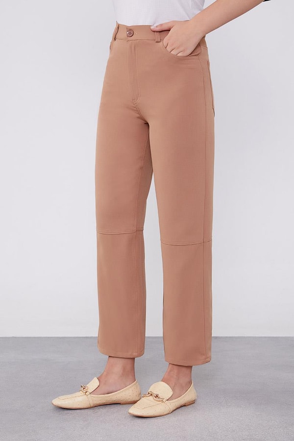 Camel Ekleme Tasarımlı Düz Paça Pantolon