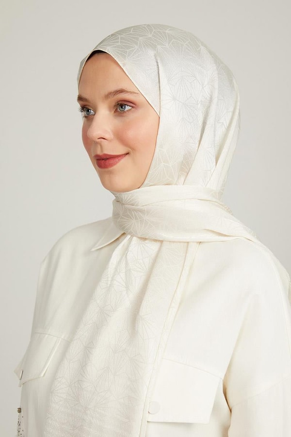 Krem Geometrik Desen Jakarlı Janjan Şal