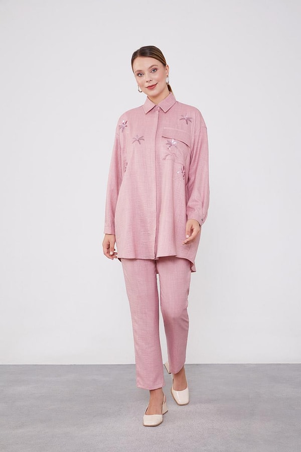 Pembe Pul İşlemeli Gölek Yaka İkili Takım