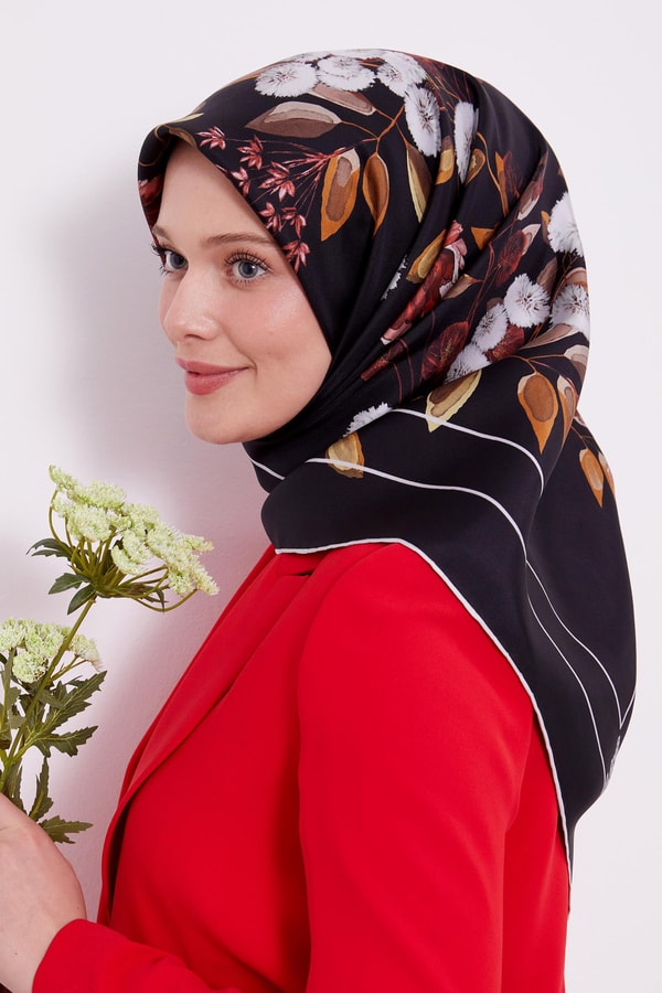 Siyah Çiçek Desen Twill Ipek Eşarp