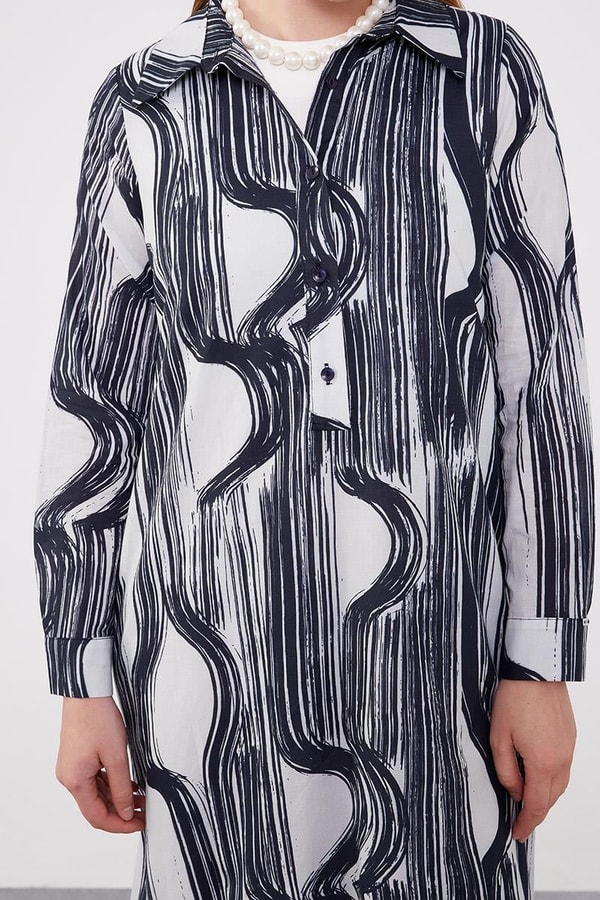 Siyah Eteği Volanlı Astarsız Pamuklu Elbise