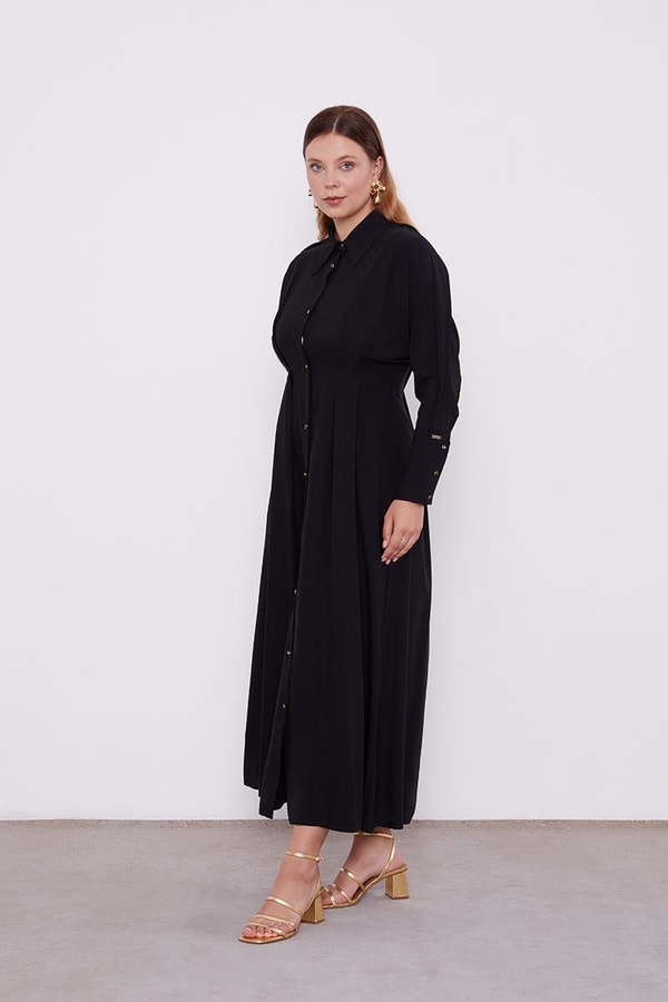Siyah Gömlek Yaka Belden Oturmalı Elbise