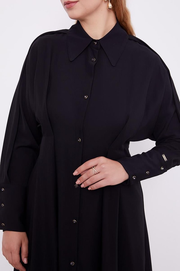 Siyah Gömlek Yaka Belden Oturmalı Elbise