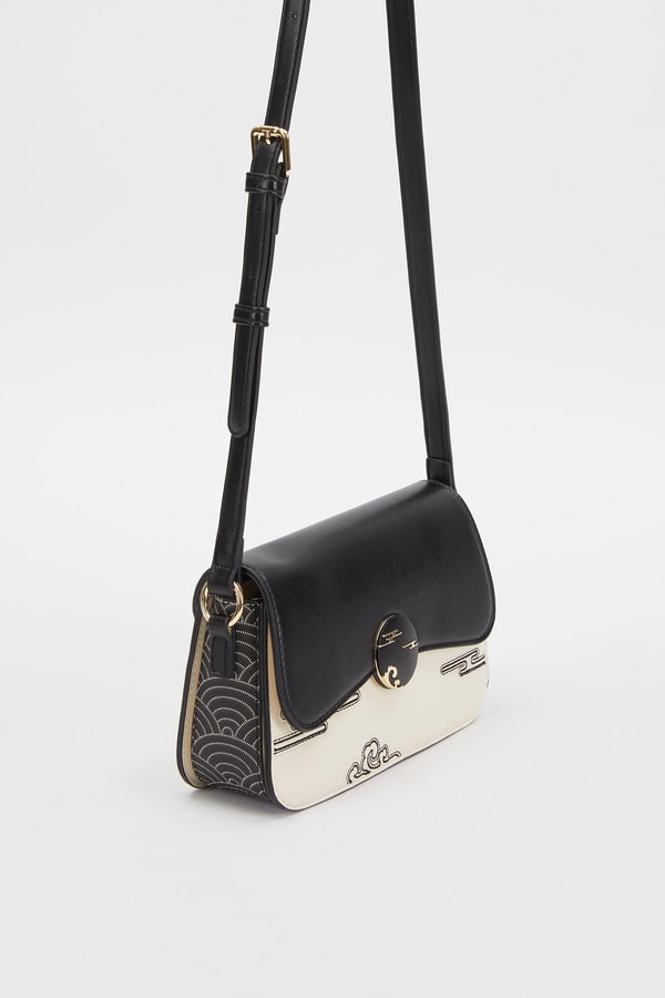 Siyah Kabartma Desenli Omuz Çantası