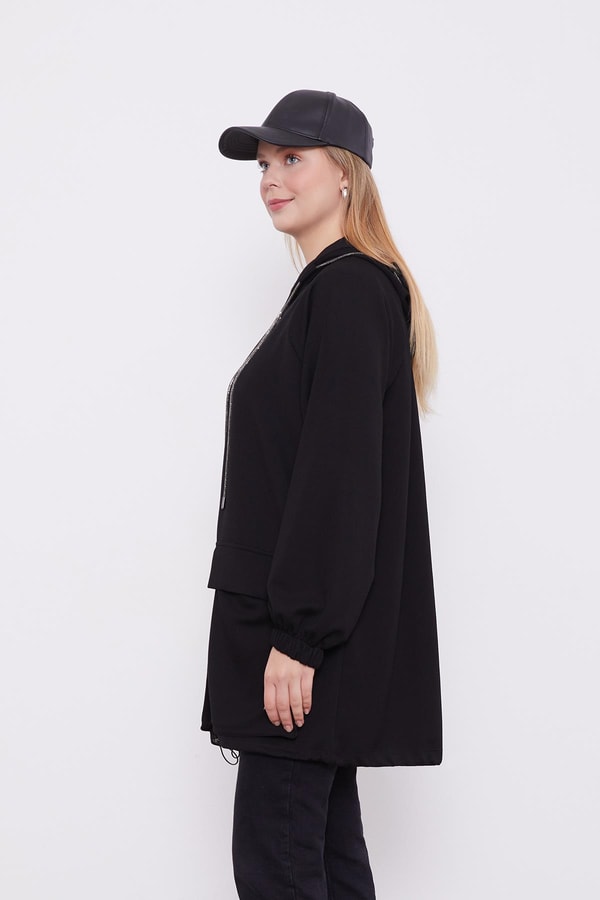 Siyah Kapüşonlu Taşlı İp Detaylı Kap