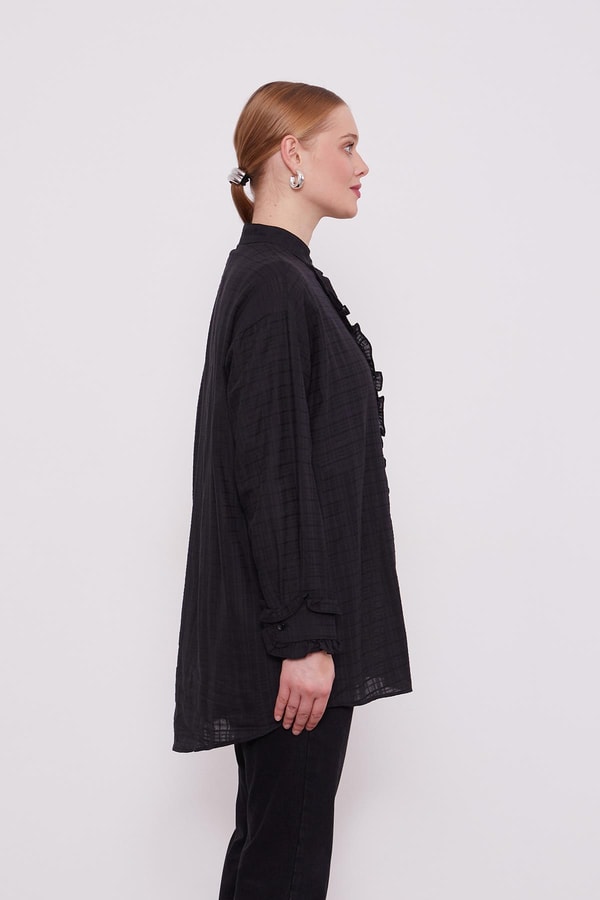Siyah Patı Fırfırlı Gömlek