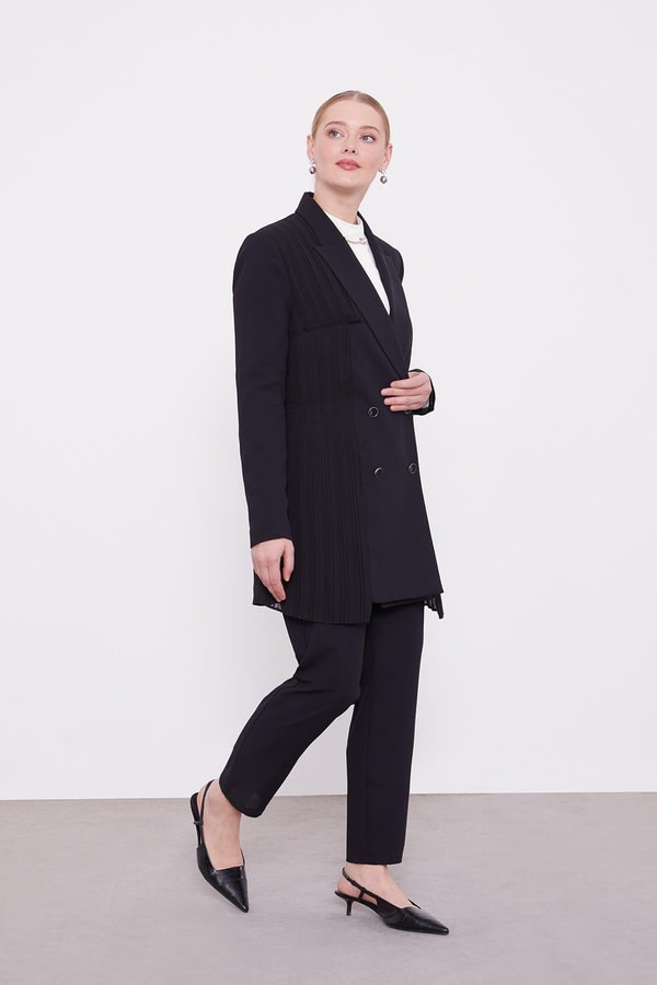 Siyah Plise Şifonlu Ceket Takım