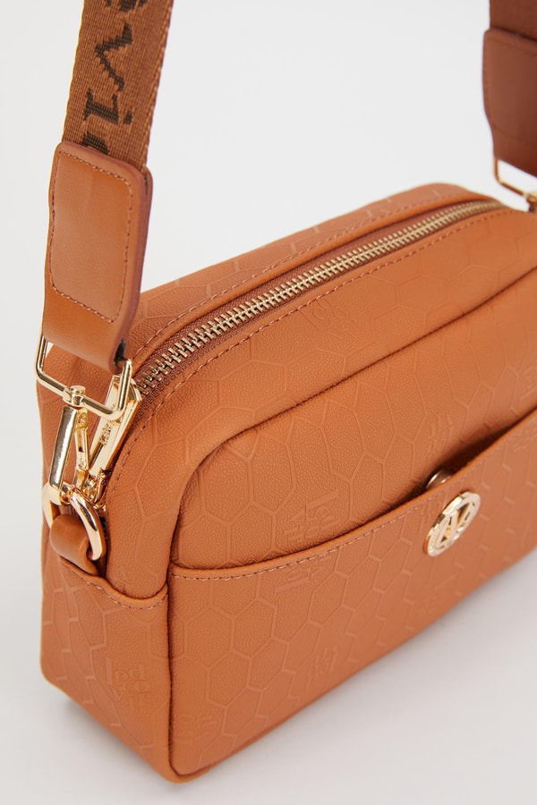 Taba Gizli Cep Detay Omuz Çantası