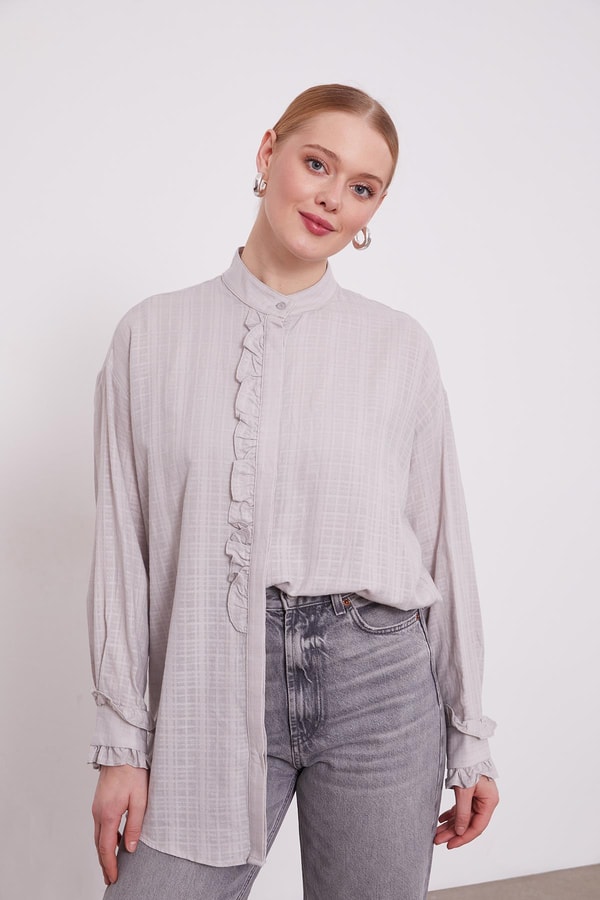 Taş Patı Fırfırlı Gömlek