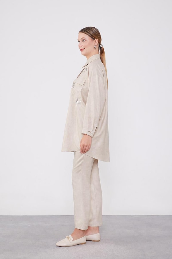 Taş Pul İşlemeli Gölek Yaka İkili Takım