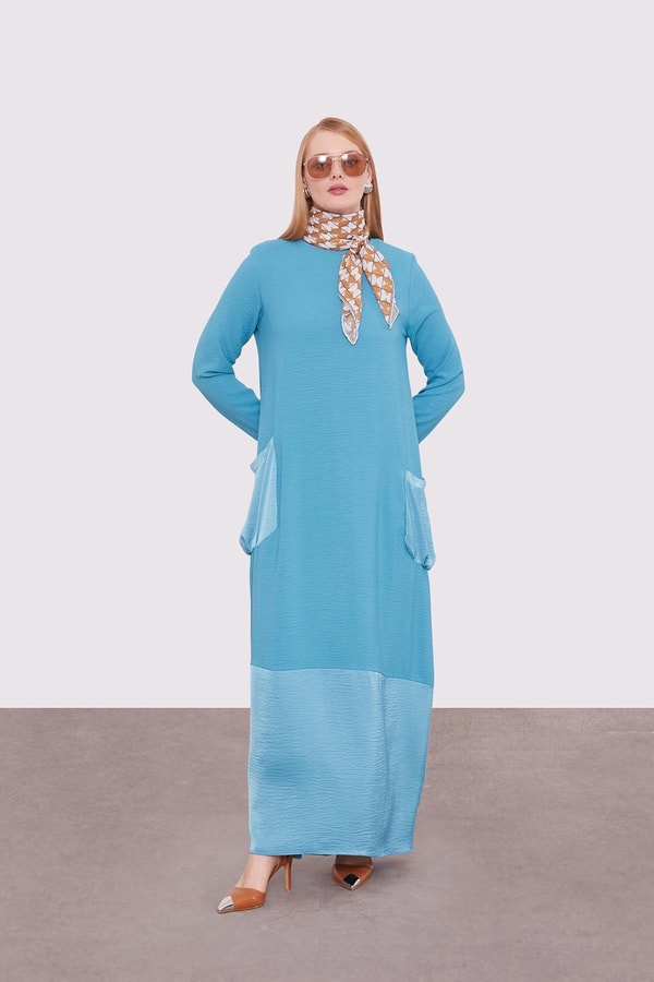 Mavi Büyük Cep Detaylı Elbise