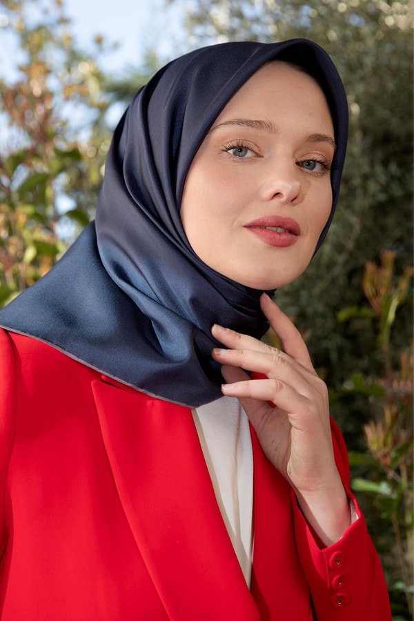 Menekşe Çift Taraflı Twill İpek Eşarp