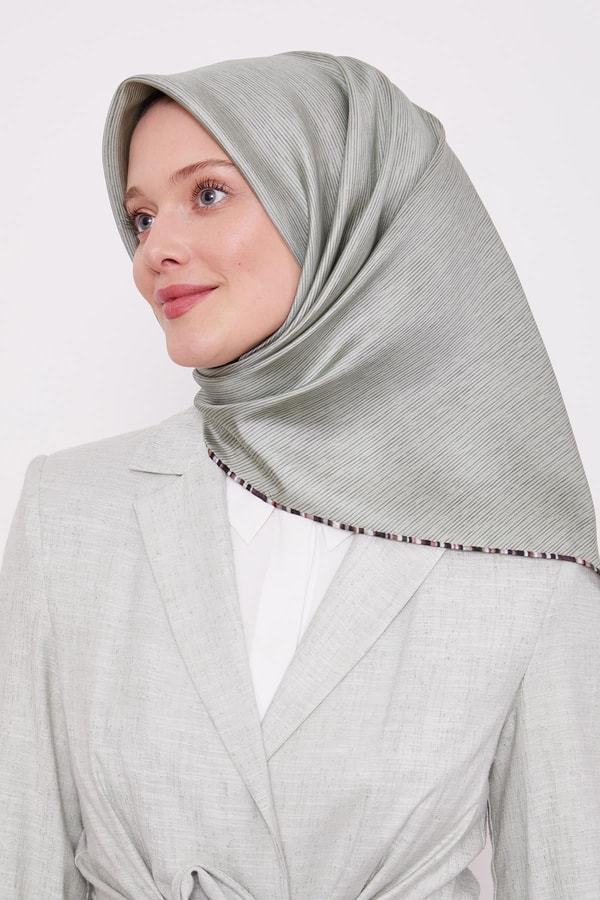 Mint Yeşili Çizgili Twill İpek Eşarp