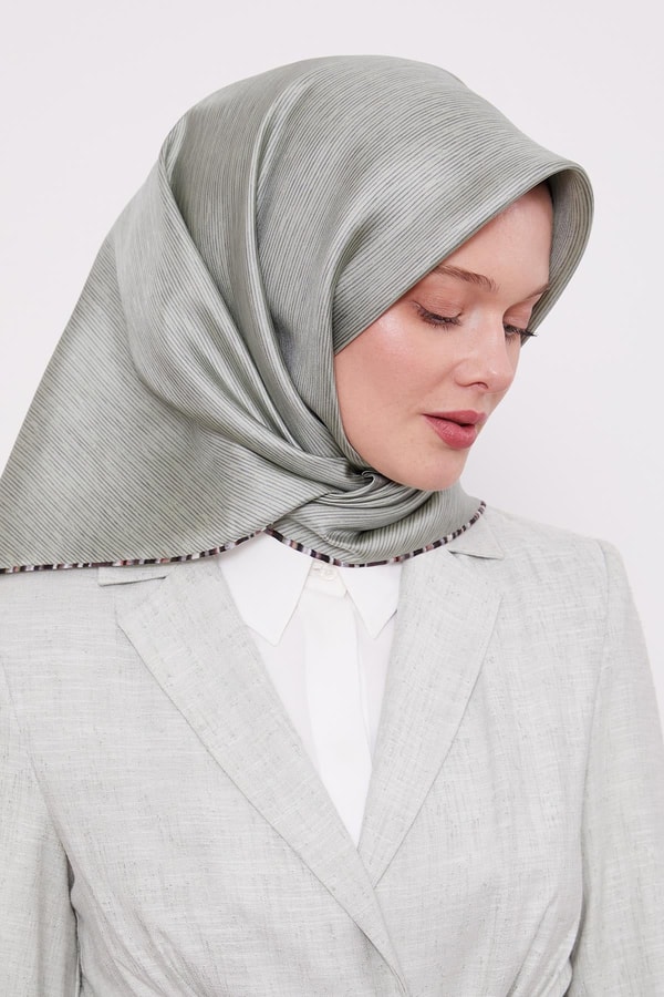 Mint Yeşili Çizgili Twill İpek Eşarp