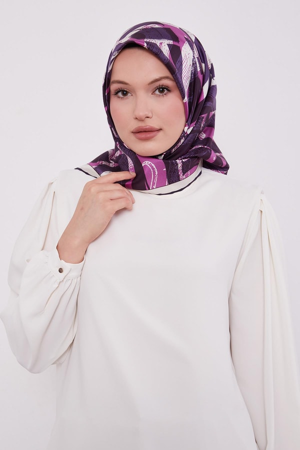 Mor Harf Baskılı Twill İpek Eşarp