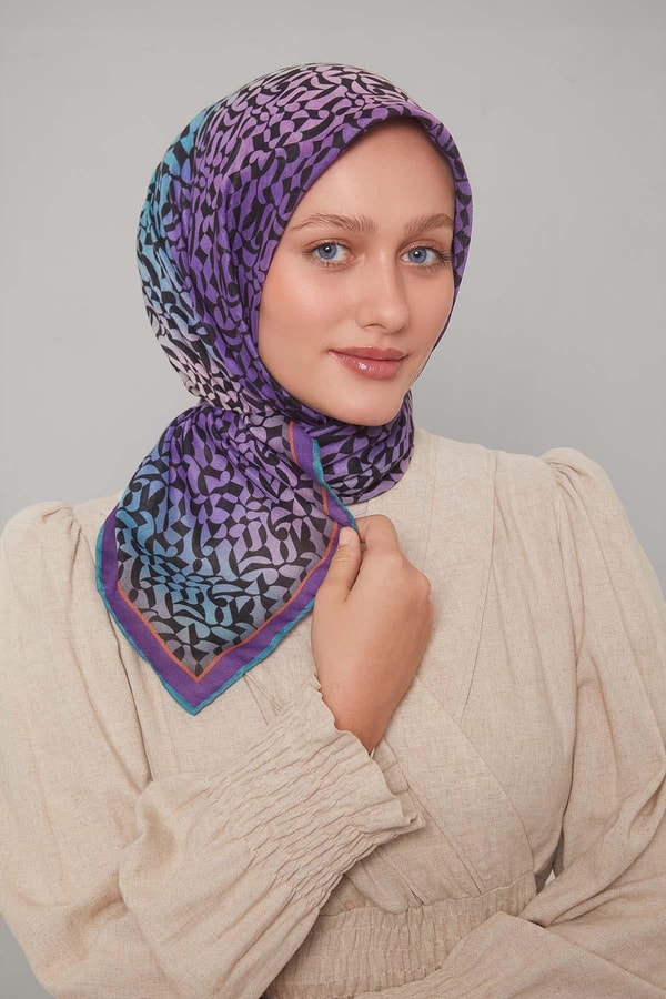 Mor Renk Geçişli Desen Soft Eşarp