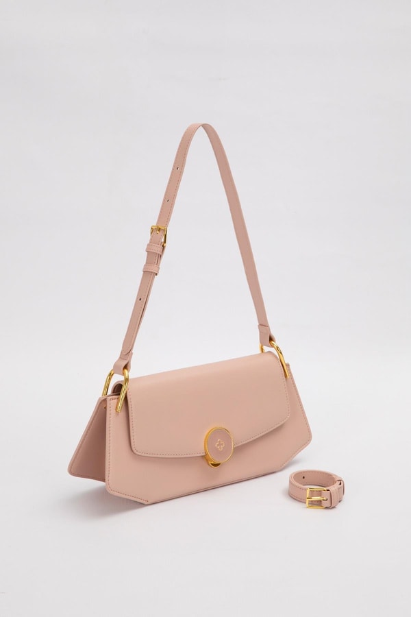 Pembe Oval Gold Aksesuarlı Omuz Çantası