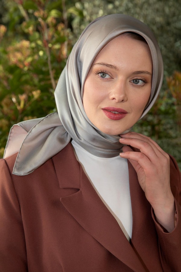Pudra - Gümüş Çift Taraflı Twill İpek Eşarp