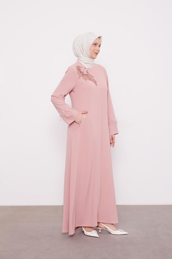 Pudra Taş İşlemeli Tüy Detaylı Ferace