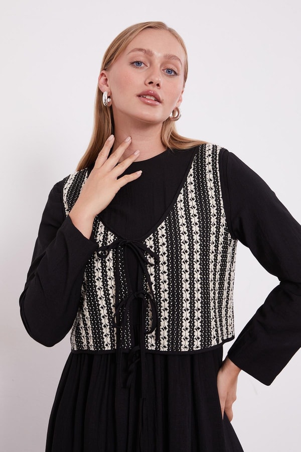 Siyah Bağcık Detay Yelekli Elbise