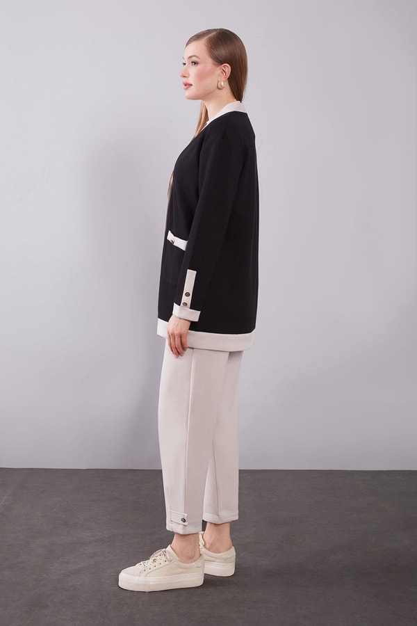 Siyah-Bej Düğme Kapamalı Hırkalı İkili Takım