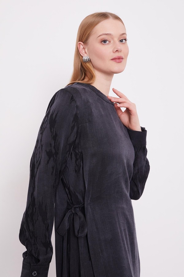 Siyah Bel Bağlama Detaylı Parlak Gürünümlü İkili Takım