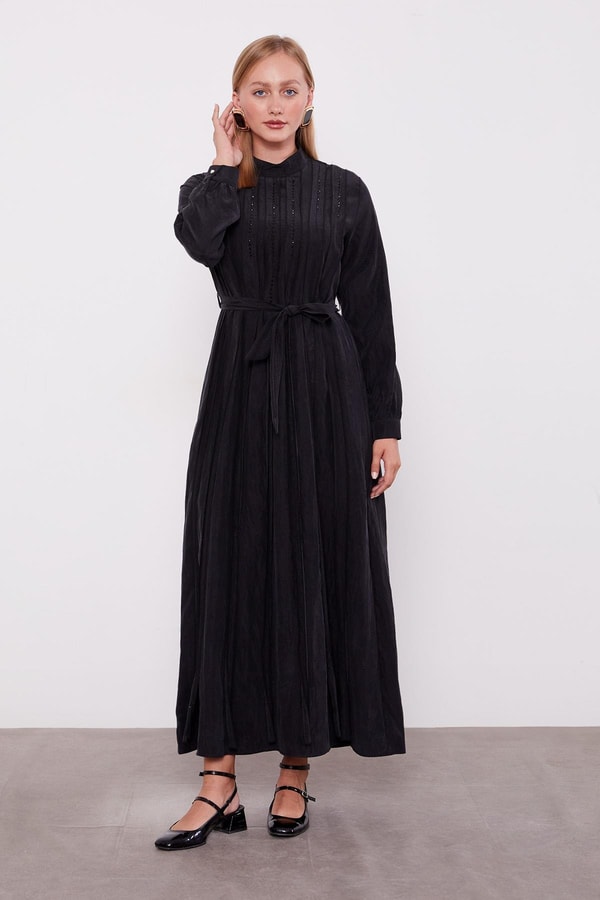 Siyah Bel Bağlamalı Pile Detaylı Cupra Elbise