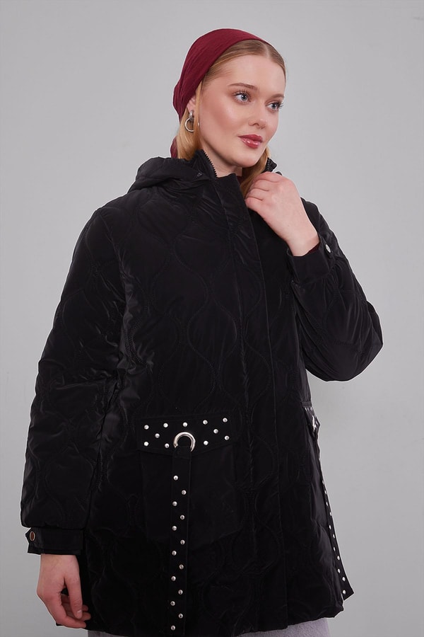 Siyah Cep Taş Detaylı Kapitone Mont