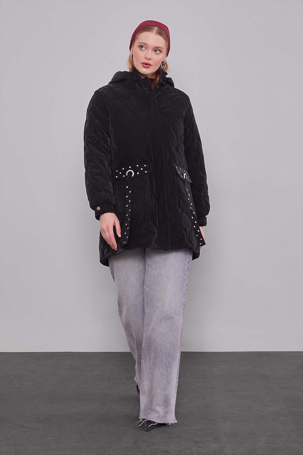 Siyah Cep Taş Detaylı Kapitone Mont