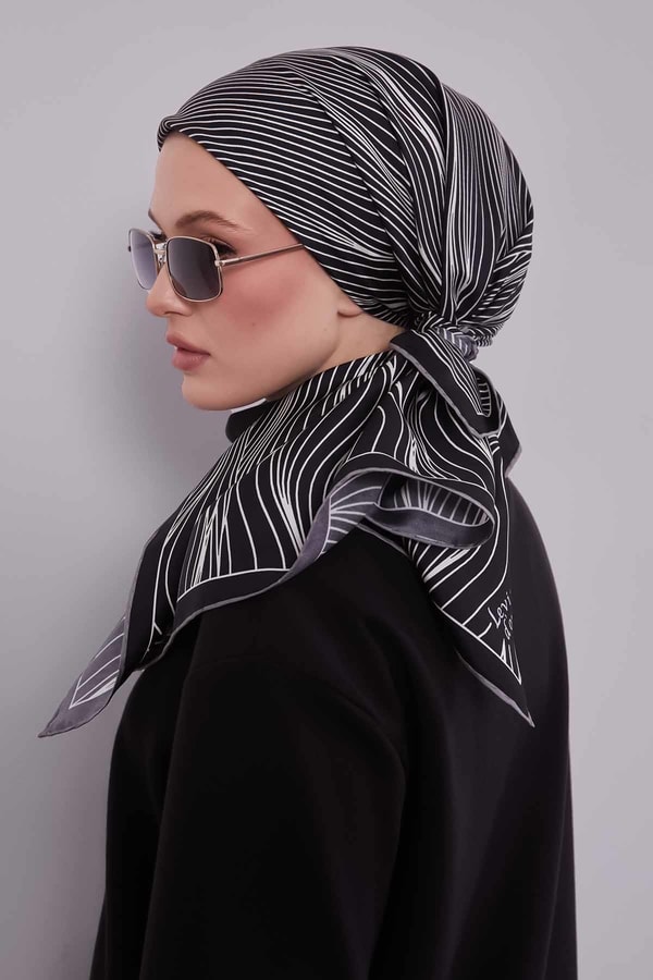 Siyah Çizgili Model Twill İpek Eşarp