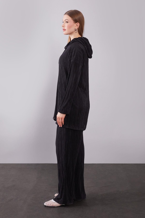 Siyah Kapüşonlu Bağcık Detaylı İkili Takım