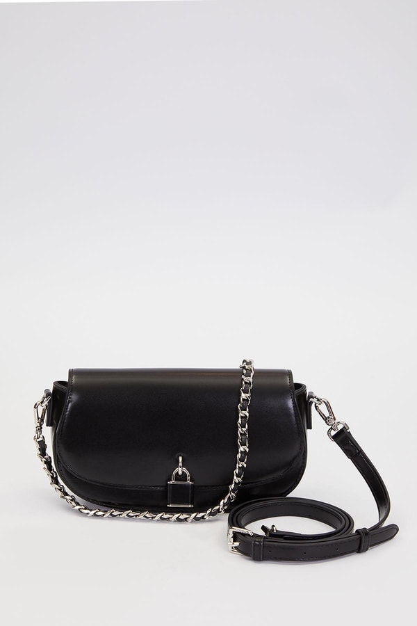 Siyah Kilit Aksesuar Detaylı Omuz Çantası