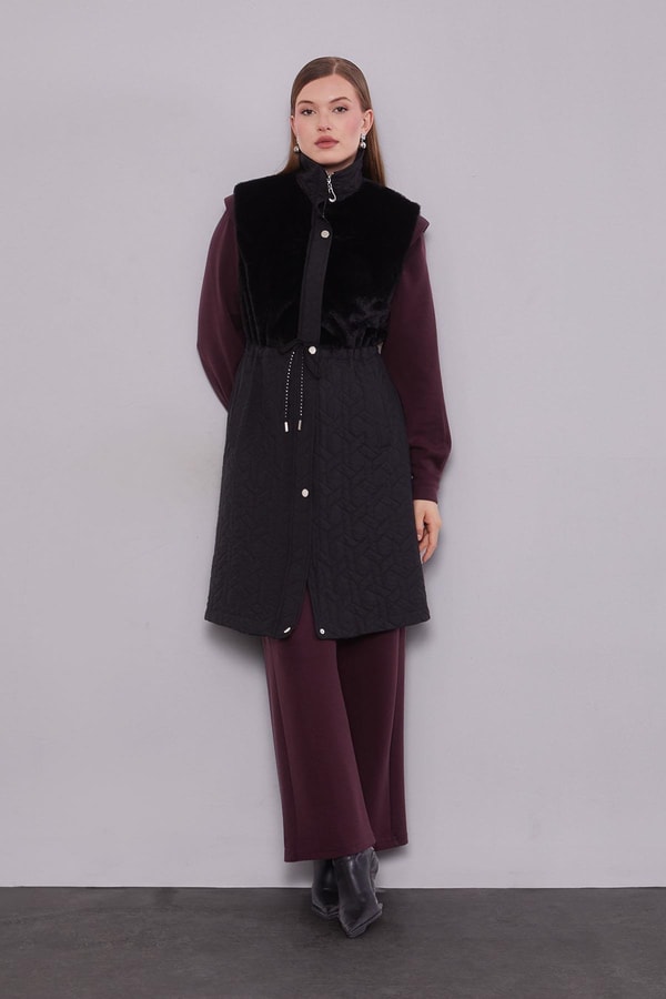 Siyah Kürk Detaylı Yelek