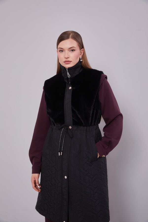 Siyah Kürk Detaylı Yelek